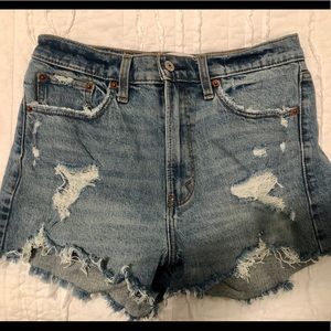 Abercrombie high rise mom short